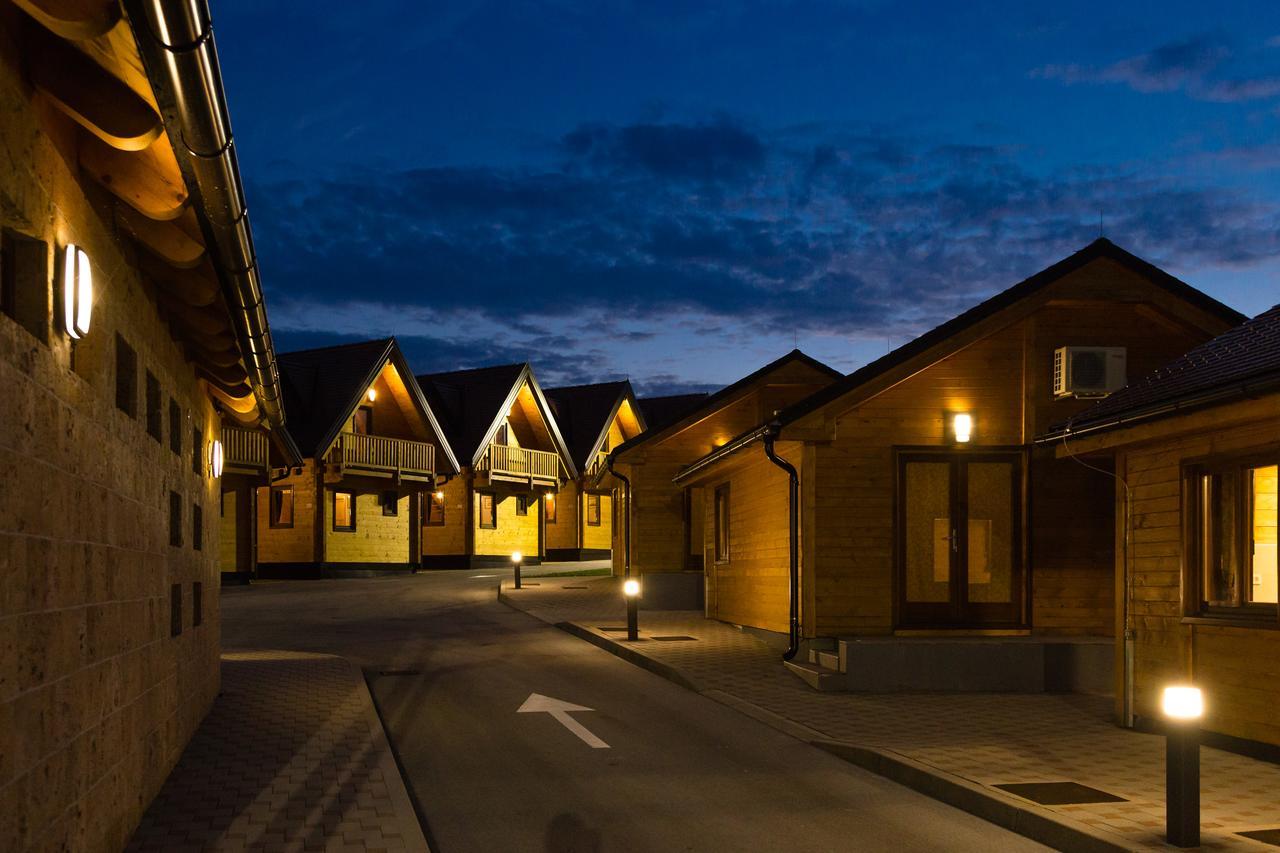 Holiday Park Macola Grabovac  Buitenkant foto