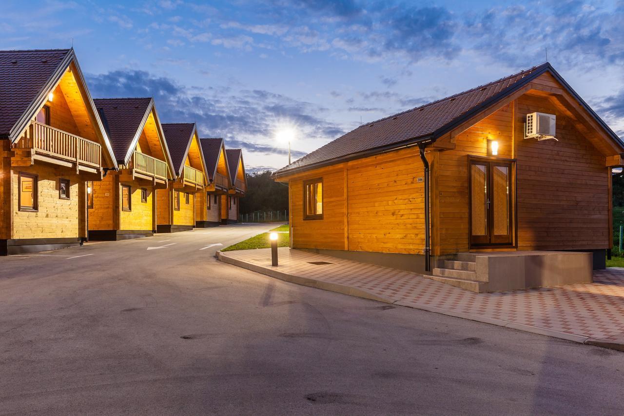 Holiday Park Macola Grabovac  Buitenkant foto